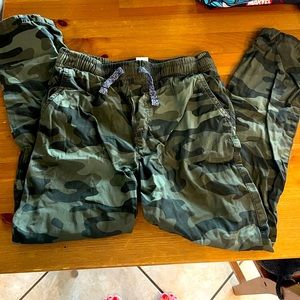 Boys Carters Camo joggers/pants